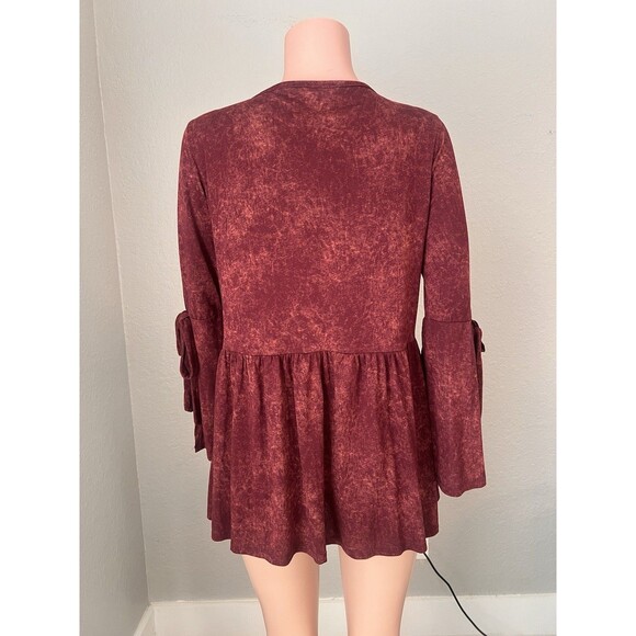 Andree by Unit Womens Red TIE DYE Peplum Top Sz Medium Bell Sleeves soft Blouse - Picture 2 of 10